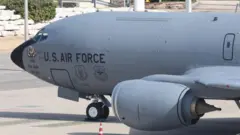 KC-135 ဆီဖြည့်လေယာဉ်တစ်စင်း