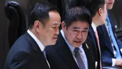 อนุทิน ชาญวีรกูล กับ ร.อ.ธรรมนัส พรหมเผ่า ในระหว่างประชุมสภา 5 ก.ย. 2568 เพื่อโหวตหัวหน้าพรรค ภท. เป็นนายกฯ คนที่ 32 ของรัฐบาล 146 เสียง