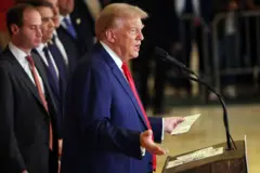 Donald Trump ofrece una conferencia de prensa en 2024 por la demanda de E. Jean Carroll