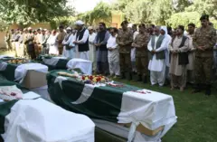  چارواکو ویلي چې د جون په ۲۳ مه نېټه د پاکستان په سوېل لوېدیځ کوټه ښار کې یوې چاودنې لږ تر لږه ۱۳ کسان ووژل او شاوخوا ۲۰ نور یې ټپیان کړل. د سايټ څارونکې ډلې په وینا، د کوټې د پولیسو د مشر دفتر مخې ته د دې چاودنې مسوولیت هم د اسلامي دولت ډلې (داعش) محلي څانګې او هم د تحریک طالبان پاکستان یوې څانګې، جماعت الاحرار (JuA)، منلی و.