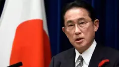 P﻿M Jepang, Fumio Kishida, akhirnya memerintahkan penyelidikan terhadap Gereja Unifikasi - padahal sebelumnya dia menolak seruan untuk menggelar investigasi. 