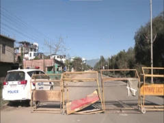 সোমবার থমথমে পরিবেশ রয়েছে ইম্ফলে।