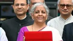 નાણાં મંત્રી નિર્મલા સીતારમણની તસવીર 