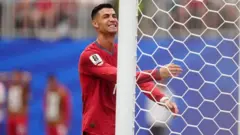 Cristiano Ronaldo react to im missed chance near di goalpost