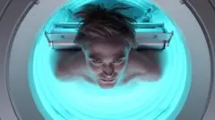 Скриншот з трейлеру фільму "Мікі 17"