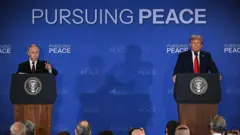 15 sierpnia 2025 roku prezydent USA Donald Trump i prezydent Rosji Władimir Putin spotkali się w bazie wojskowej Joint Base Elmendorf-Richardson w Anchorage na Alasce