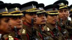 अगर महिलाएं लड़ाकू विमान उड़ा सकती हैं तो सेना की कमांड पोस्ट क्यों नहीं?