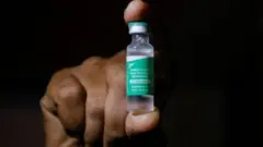 Urukingo rwa AstraZeneca ruzwi kandi nka Covishield mu India, aho doze zagejejwe muri Ghana zakorewe