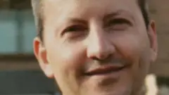 گفت‌و‌گو با نزدیکان پزشک ایرانی-سوئدی محکوم به اعدام؛ همسر احمد رضا جلالی می‌گوید او قربانی روابط ایران و اروپا شده