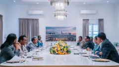 Marii MM Abiy hooggantoota Waldaalee hojjettootaa waliin taasisan