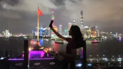 অত্যন্ত দরিদ্র দেশ চীন গত ৭০ বছরে বিশ্বের অন্যতম বৃহৎ অর্থনৈতিক শক্তিতে পরিণত হয়েছে।