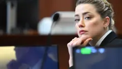 Amber Herd tokom saslušanja