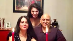 انوشه آشوری و خانواده