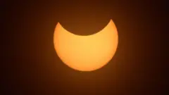 ডেভিয়ট থেকে সূর্যগ্রহণ