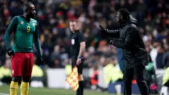 Seedorf ati agbabọọlu Cameroun kan