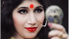 মারিয়া সালাম টিপ পরা ছবি পোস্ট করেছে লিখেছেন, তিনি টিপ পরেছেন, আরও পরবেন