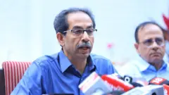 देशातला तिसरा बळी मुंबईत गेल्यामुळे राज्य सरकारवरचा दबाव वाढत आहे.