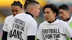 Футболисты