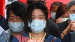 परिजनों ने इस हादसे में खोए अपने प्रियजनों को श्रद्धांजलि दी