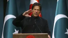 ইমরান খান, পাকিস্তানের প্রধানমন্ত্রী। (ফাইল ফটো)
