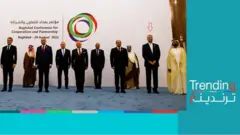 خطآن بروتوكولي ومعلوماتي لوزير خارجية إيران في قمة بغداد يثيران جدلا في العراق