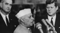 நேருவும் ஜான் எஃப் கென்னடியும்.