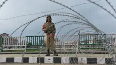 تدابیر شدید امنیتی در کشمیر تحت کنترل هند