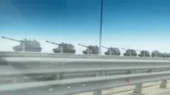 Російські САУ на Кримському мосту