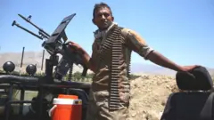 جندي تابع للحكومة الأفغانية