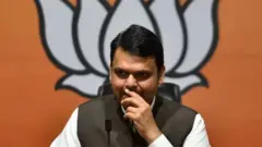 देवेंद्र फडणवीस, महाविकास आघाडी, गिरीश महाजन