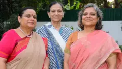మహిళ