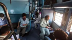 कोरोना, रेल