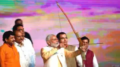 नरेंद्र मोदी