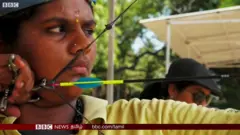 ஒலிம்பிக் பதக்கத்தை குறிபார்க்கும் வில்வித்தை வீராங்கணைகள்