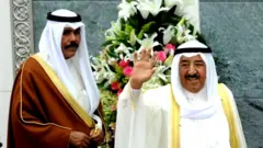 بعد از درگذشت شیخ احمد صباح (راست) برادر او شیخ نواف صباح به عنوان امیر جدید معرفی شد