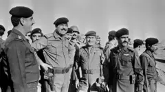 بازدید صدام حسین از جبهه جنگ با ایران