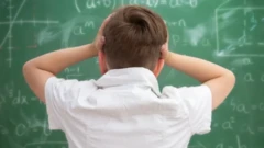 เด็กเรียนวิชาเลข