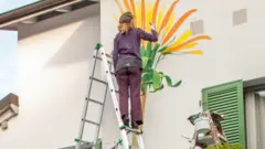 Umetnica Mona Karon
