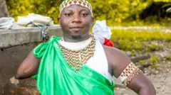 Niyongabire Eric batazira Nipo Simple yavykanye ubumuga afise impano yo kuririmba no gukina film