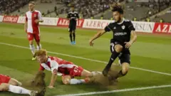 "Qarabağ" klubu "Linfild"ə qalib gələrək 2,92 milyon avro qazanıb