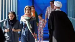 نساء إيرانيات