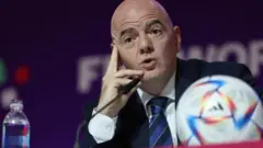 رئيس الفيفا جياني إنفانتينو