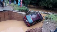 Ụgbọala dabara n'ime ọwammiri