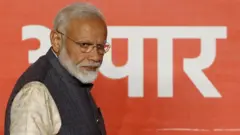 नरेंद्र मोदी