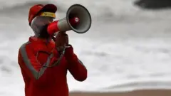 बचाव कर्मी