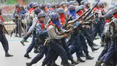 အမျိုးသမီးသတင်းထောက် ပြန်ပြောင်းပြောပြတဲ့ သွေးစွန်းခဲ့တဲ့ရွှေဝါရောင်