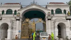 सिंहदरबारको पश्चिम प्रवेशद्वार