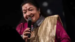 சித்ரா

