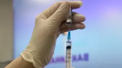 Более 700 тысяч москвичей сделали прививки от коронавируса