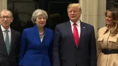 ولسمشر ټرمپ وايي واشنګټن کې به نور د بريتانيا له سفير سره چلن نه کوي، هغو يادښتونو له ليکېدو وروسته په غوسه شوی، چې پر ادارې یې نيوکې کوي.